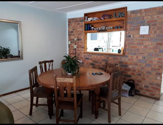 2 BEDROOM APARTMENT RENTED IN KLOOF
